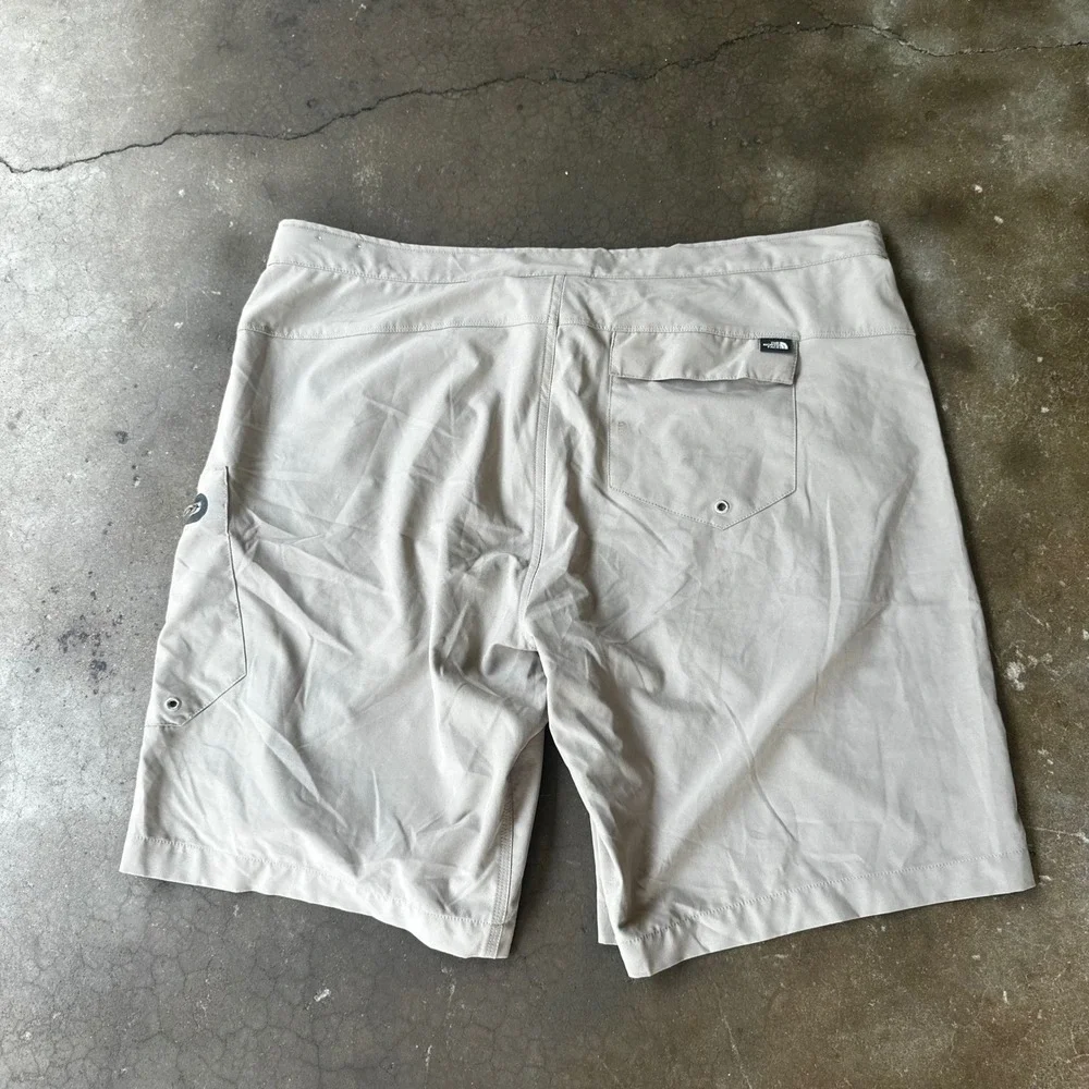 The North Face Hiking Shorts Mens 40 Tan Excellent Belted Cargo Outdoor Pocket